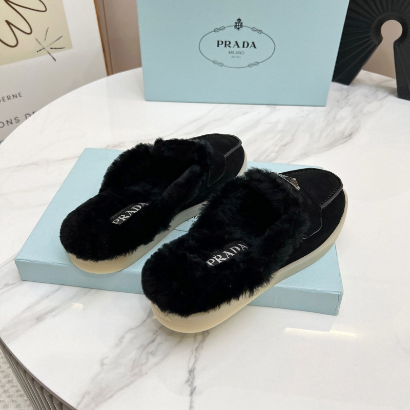 Pra*a slippers